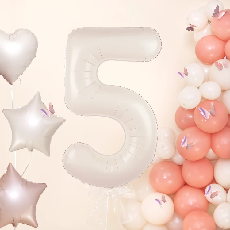 Balon-cyfra-5-kremowy-70cm-kompozycja