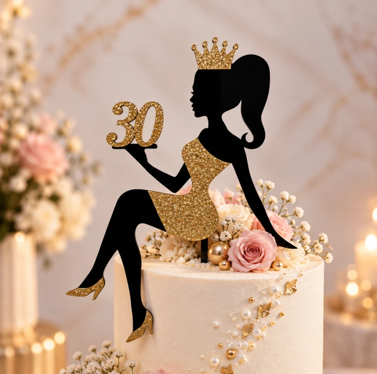 kobieta_na_tort_dekoracje_na_30_urodziny_babeczka_na_tort_zlota.png