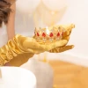 dekoracja-na-tort-zlota-korona-z-czerwonymi-krysztalkami